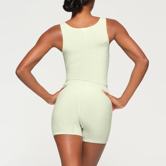 SOLD‼️Skims honeydew tank - Picture 4 of 4
